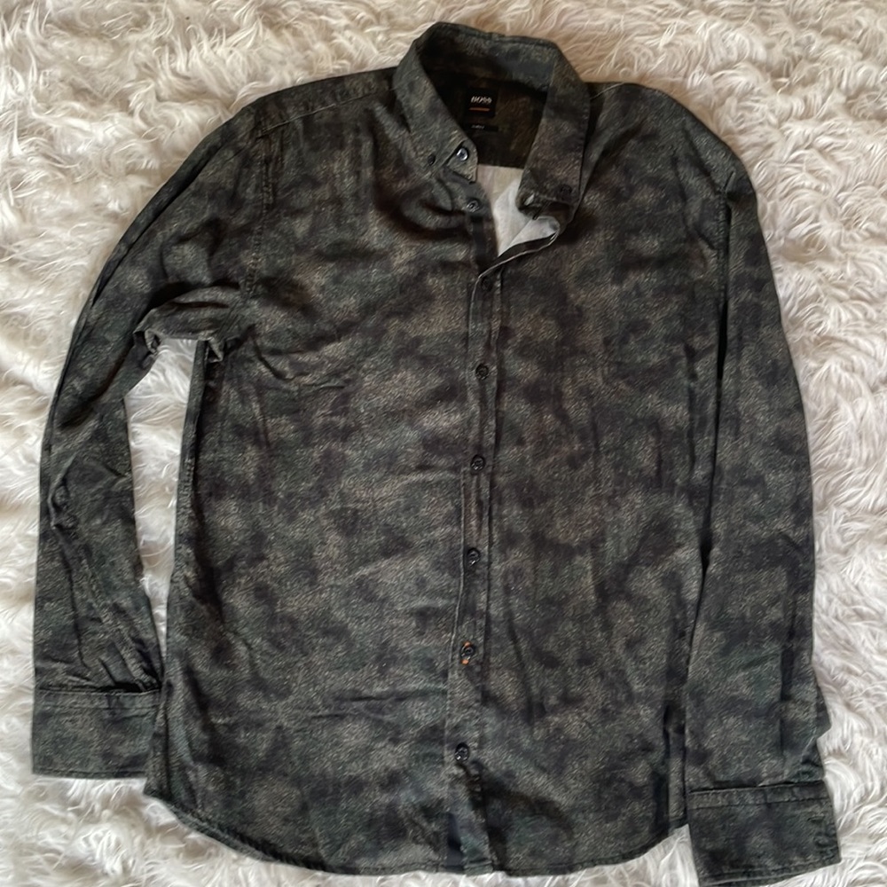 NWOT HUGO BOSS MEN’S XL CAMO SLIM FIT CASUAL DRESS SHIRT 100% cotton!